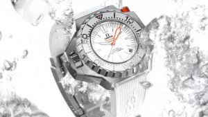 The water resistant copy watches are made from stainless steel.